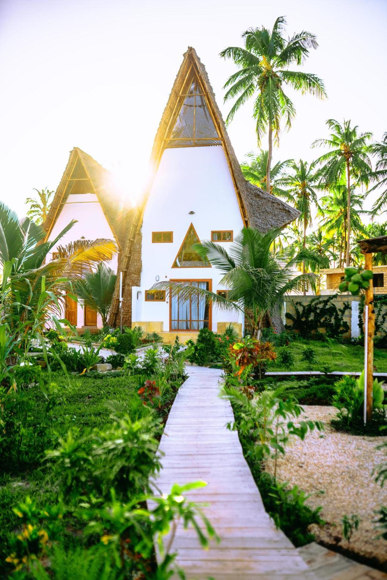 La Perla Beach Resort, Zanzibar - Your Beachfront Private Haven Пвани Мчангани Екстериор снимка