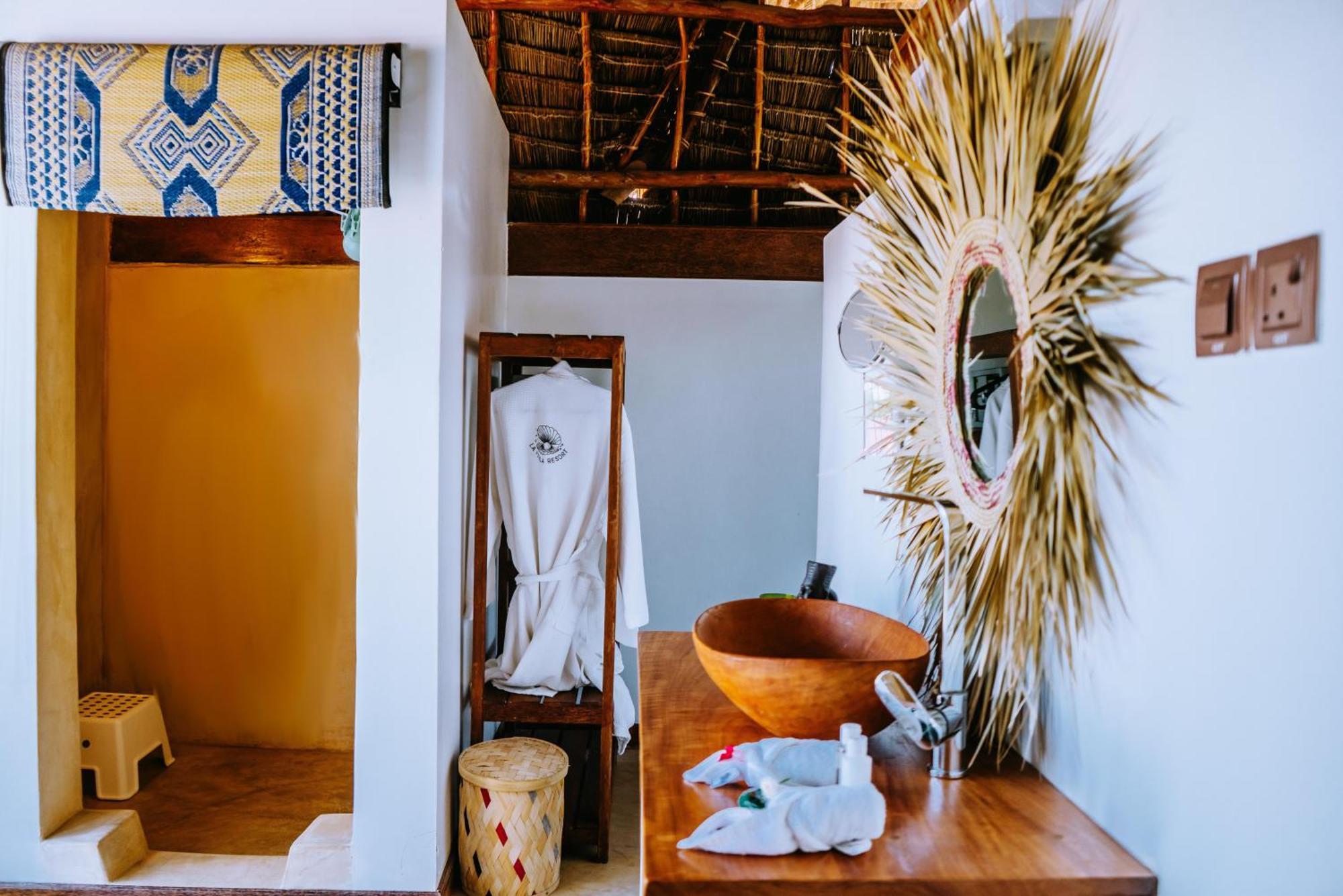 La Perla Beach Resort, Zanzibar - Your Beachfront Private Haven Пвани Мчангани Екстериор снимка